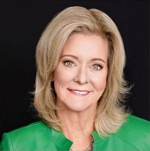 Meet your Posher, Leslie